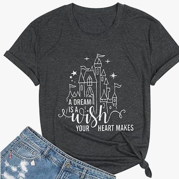 068 NWT Disney Castle Graphic Tee - Picture 1 of 8